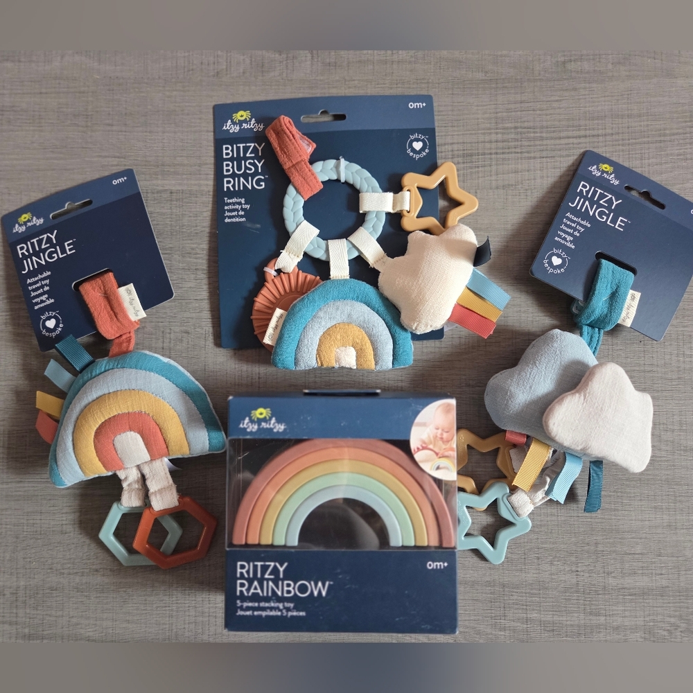 Itzy Ritzy Retro Rainbow Bundle